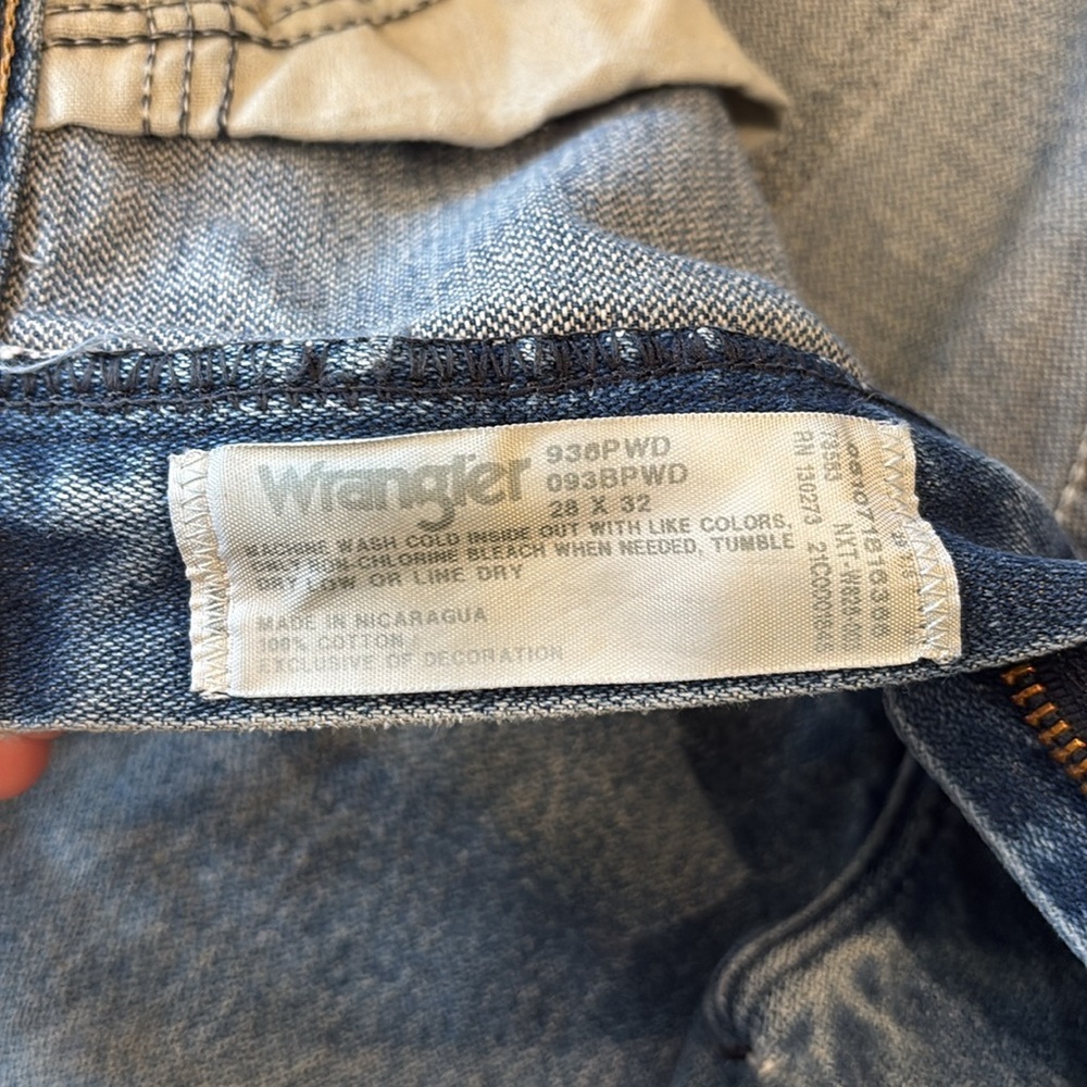 WRANGLER® COWBOY CUT® SLIM FIT JEAN 28X32 - Picture 5 of 10